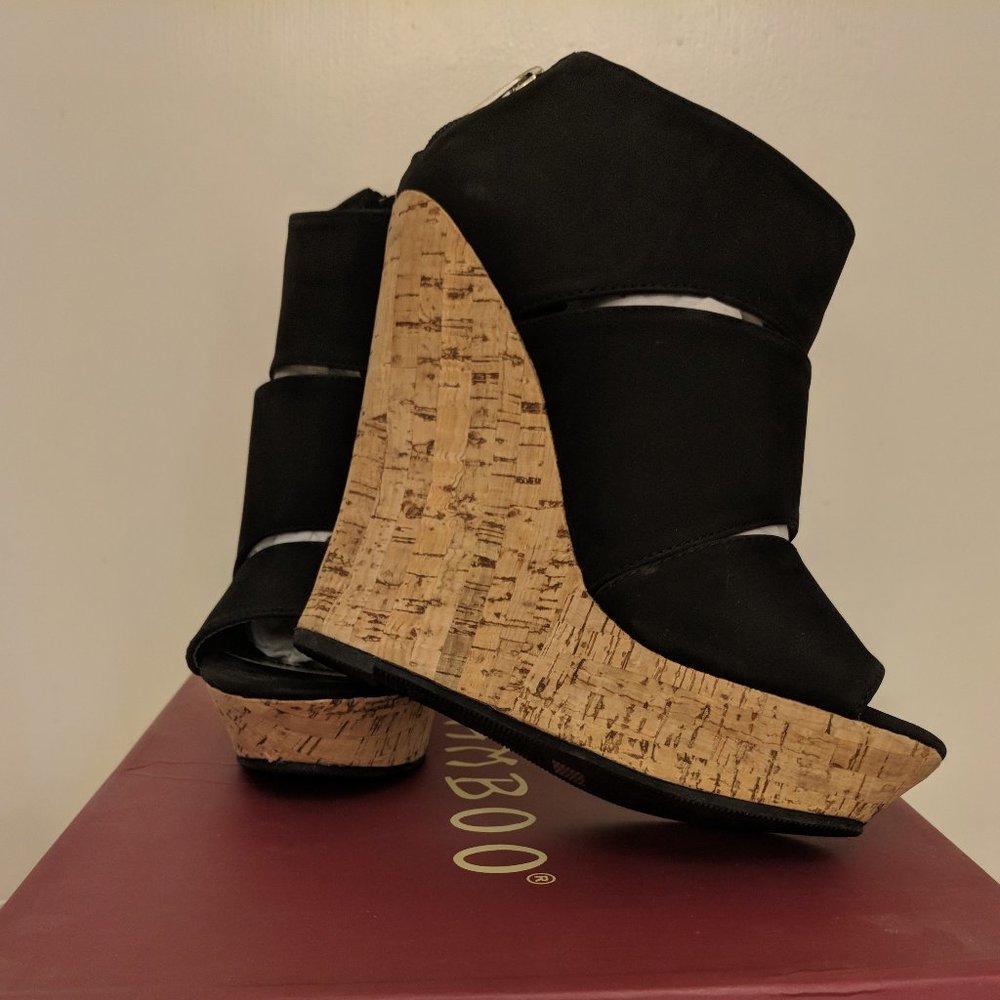 NIB Bamboo Black Sandal with Cork Wedge size 7.5